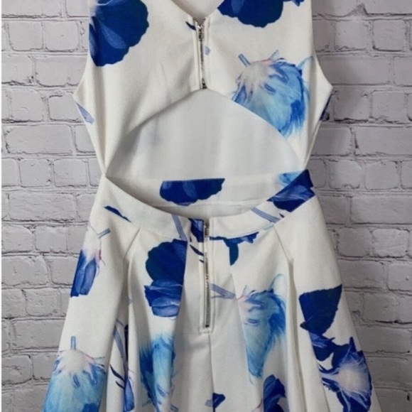LULUS Day and Foliage Blue and Ivory Floral Print Dress Sz M EUC worn once - Picture 10 of 12